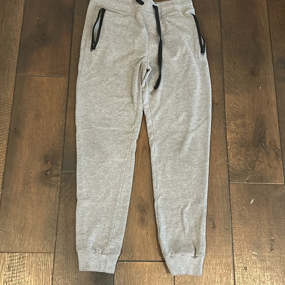 Joggers - Picture 3 of 6